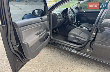 Хетчбек Volkswagen Golf 2005 в 
