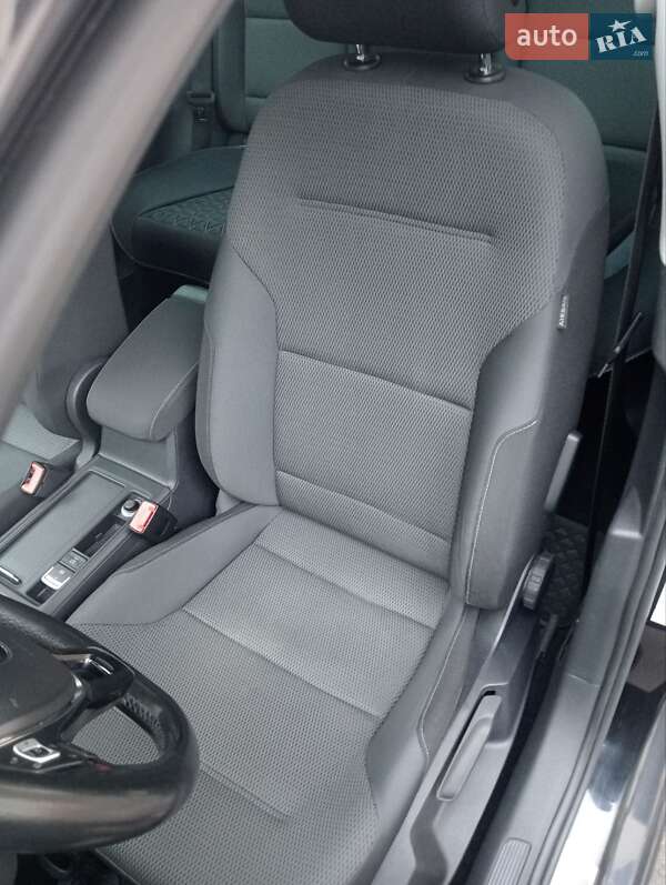 Універсал Volkswagen Golf 2013 в Львові