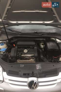 Хэтчбек Volkswagen Golf 2006 в 