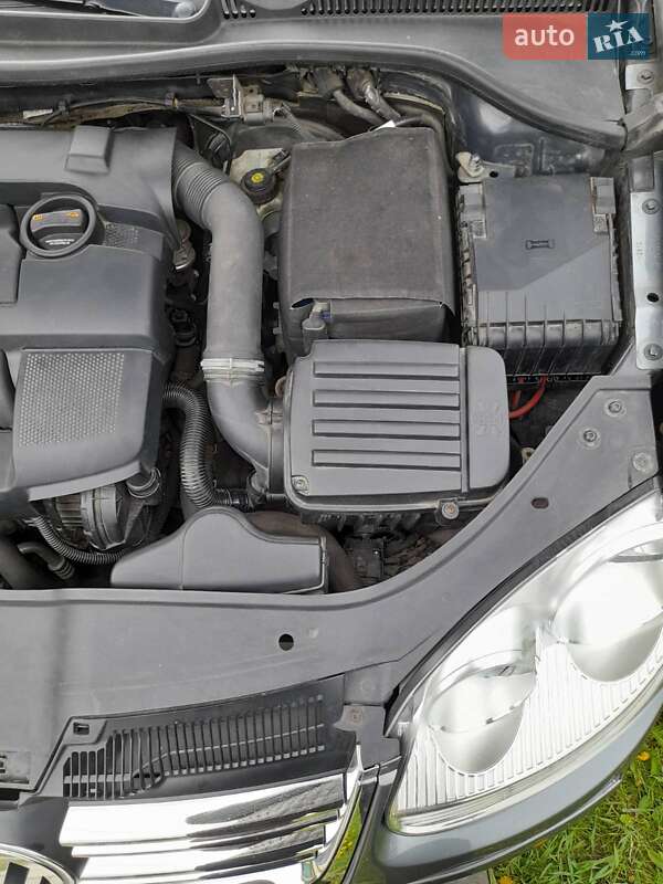 Універсал Volkswagen Golf 2009 в Києві