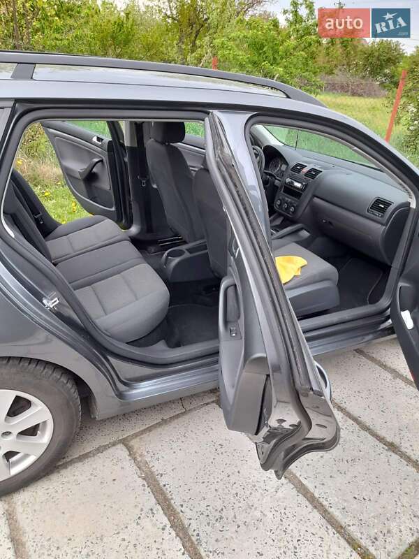 Універсал Volkswagen Golf 2009 в Києві