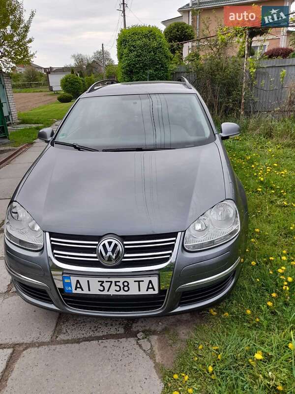 Універсал Volkswagen Golf 2009 в Києві