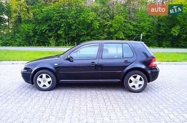 Хетчбек Volkswagen Golf 2003 в 