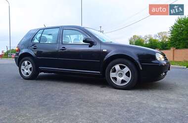 Хетчбек Volkswagen Golf 2003 в 
