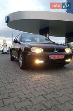 Хетчбек Volkswagen Golf 2003 в Красилові