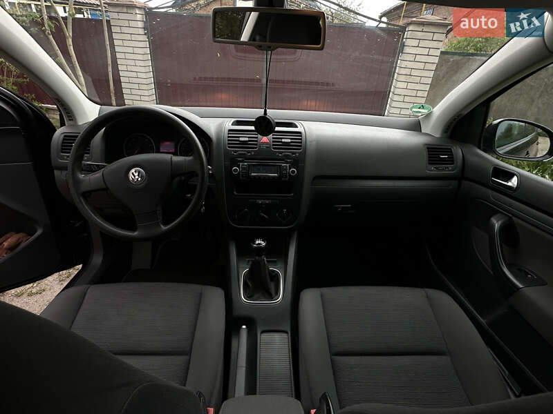 Хэтчбек Volkswagen Golf 2008 в Липовце