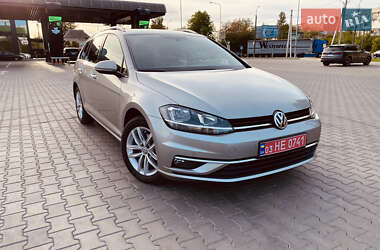 Універсал Volkswagen Golf 2017 в 