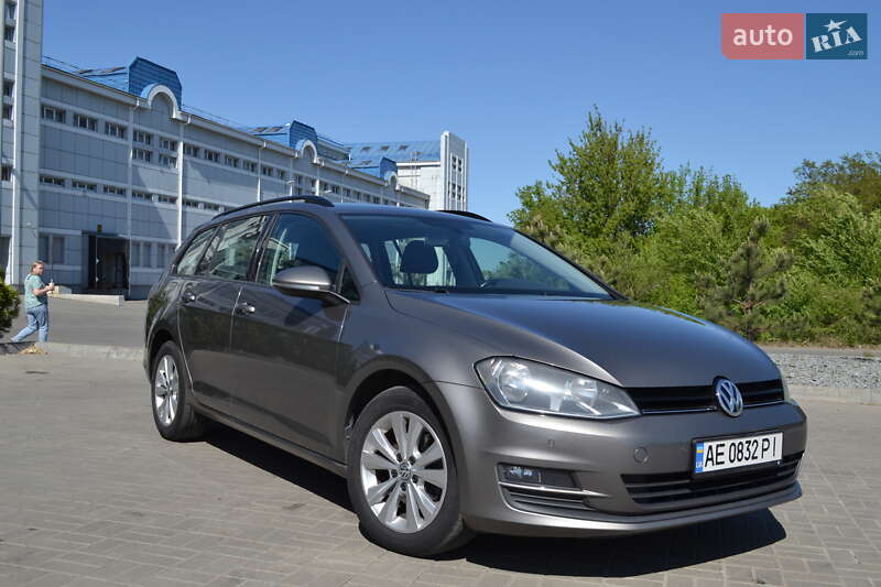 Универсал Volkswagen Golf 2015 в Днепре