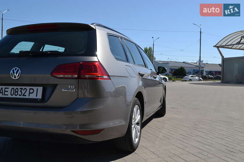 Универсал Volkswagen Golf 2015 в Днепре