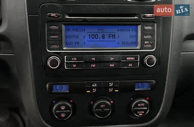 Хэтчбек Volkswagen Golf 2006 в 