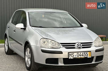 Хэтчбек Volkswagen Golf 2006 в 