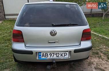 Хэтчбек Volkswagen Golf 2002 в 