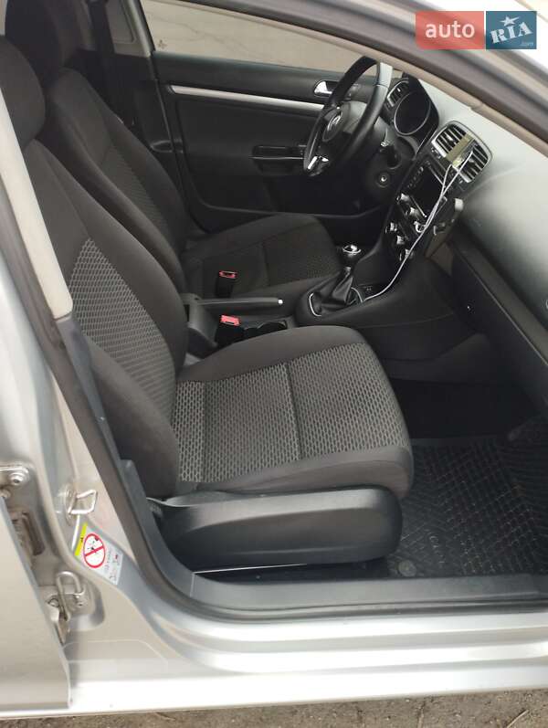 Универсал Volkswagen Golf 2009 в Запорожье