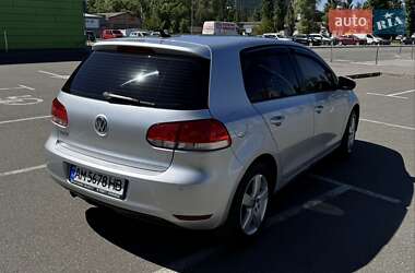 Хетчбек Volkswagen Golf 2010 в 