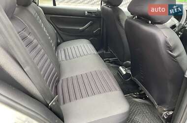 Універсал Volkswagen Golf 2000 в 