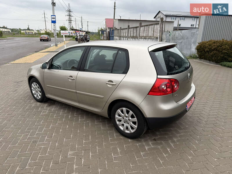 Хэтчбек Volkswagen Golf 2005 в Белой Церкви