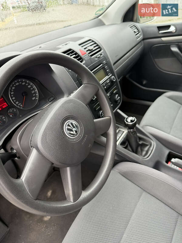 Хэтчбек Volkswagen Golf 2005 в Белой Церкви