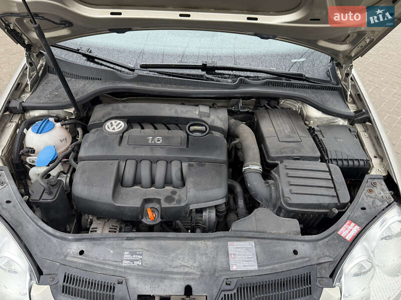 Хэтчбек Volkswagen Golf 2005 в Белой Церкви