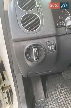 Хетчбек Volkswagen Golf 2011 в 