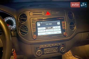 Хетчбек Volkswagen Golf 2011 в 