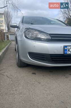 Хэтчбек Volkswagen Golf 2009 в 