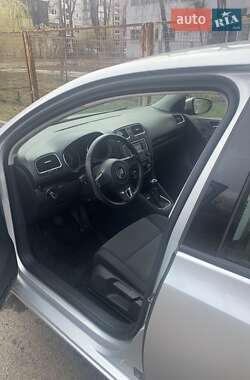 Хэтчбек Volkswagen Golf 2009 в 