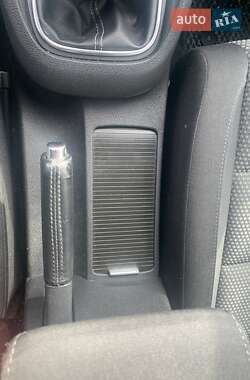 Хэтчбек Volkswagen Golf 2009 в 