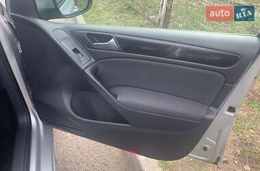 Хэтчбек Volkswagen Golf 2009 в 
