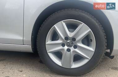 Хэтчбек Volkswagen Golf 2009 в 