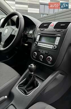 Універсал Volkswagen Golf 2008 в 