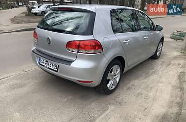 Хэтчбек Volkswagen Golf 2009 в 