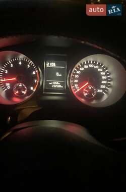Хэтчбек Volkswagen Golf 2009 в 