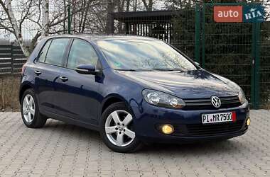 Хэтчбек Volkswagen Golf 2010 в 