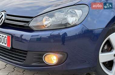 Хэтчбек Volkswagen Golf 2010 в 