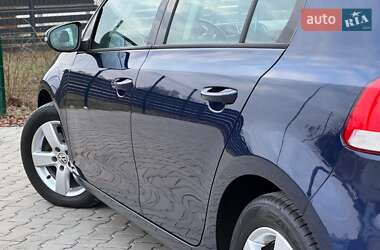 Хэтчбек Volkswagen Golf 2010 в 