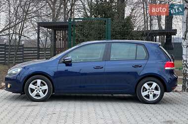 Хэтчбек Volkswagen Golf 2010 в 