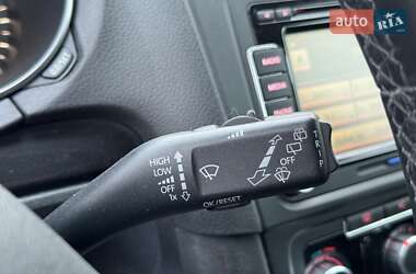 Хэтчбек Volkswagen Golf 2010 в 