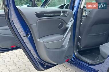 Хэтчбек Volkswagen Golf 2010 в 