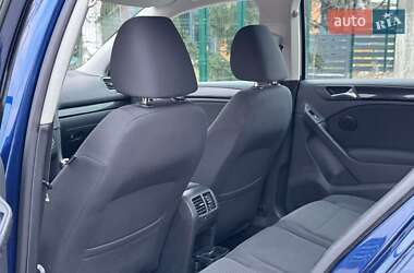 Хэтчбек Volkswagen Golf 2010 в 