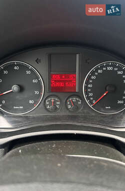 Хэтчбек Volkswagen Golf 2008 в 