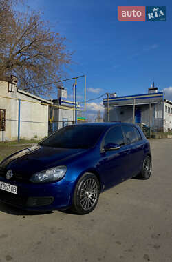 Хэтчбек Volkswagen Golf 2009 в 