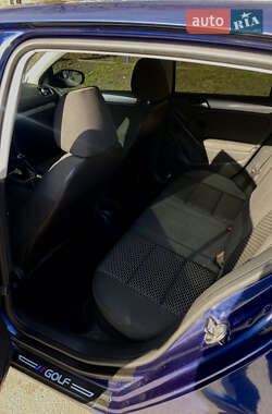 Хэтчбек Volkswagen Golf 2009 в 