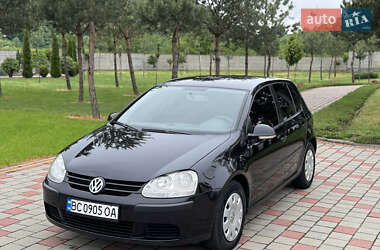 Хетчбек Volkswagen Golf 2004 в 