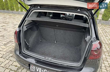 Хетчбек Volkswagen Golf 2004 в 