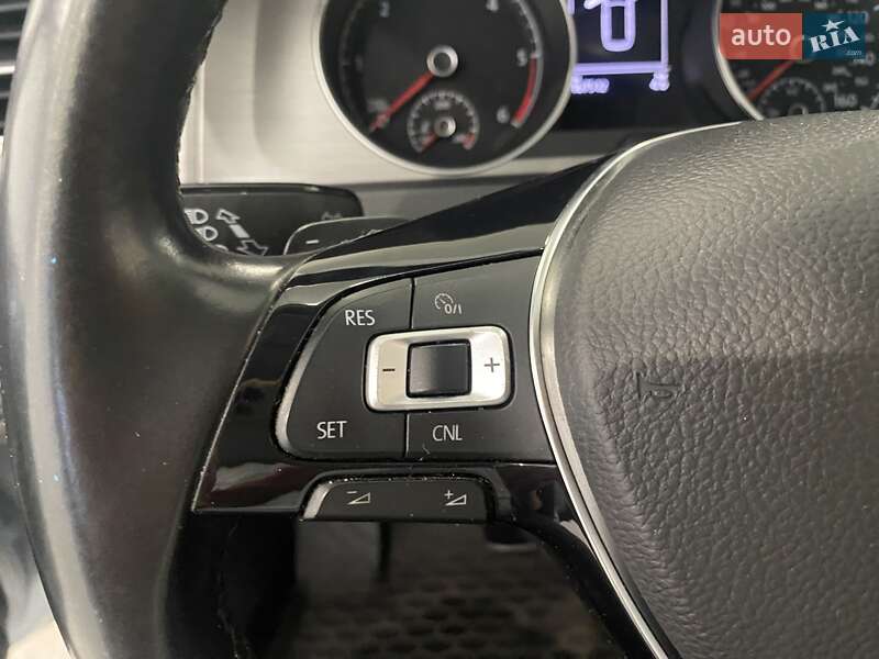 Універсал Volkswagen Golf 2015 в Ірпені