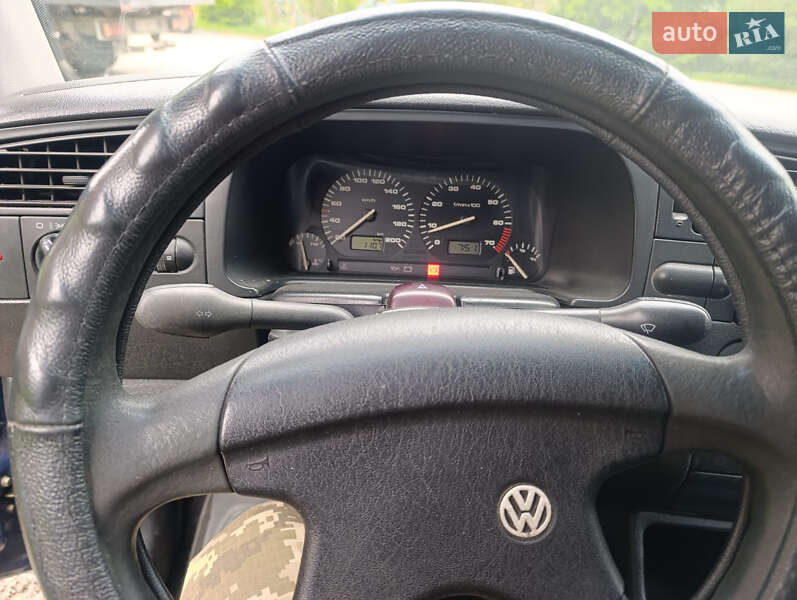 Хетчбек Volkswagen Golf 1994 в Хмельницькому