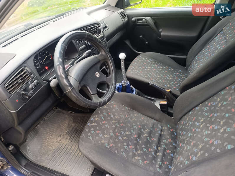 Хетчбек Volkswagen Golf 1994 в Хмельницькому