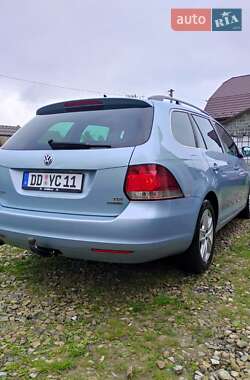 Універсал Volkswagen Golf 2010 в 