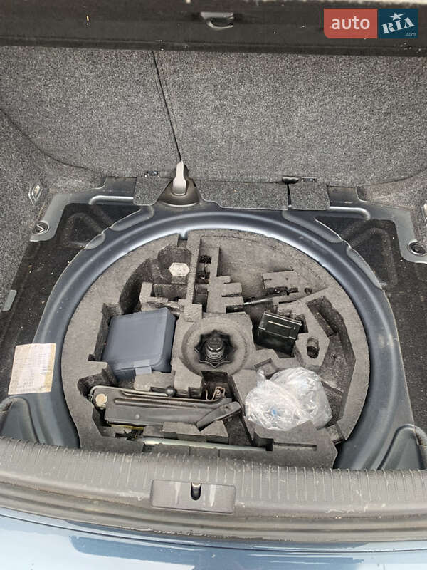 Хетчбек Volkswagen Golf 2005 в Бродах фото 7 Хетчбек Volkswagen Golf 2005 в Бродах