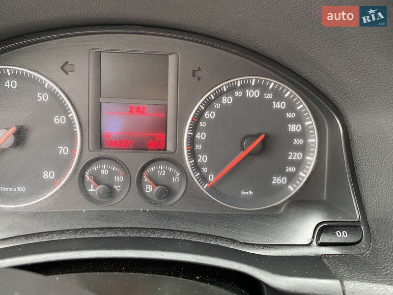 Хэтчбек Volkswagen Golf 2005 в Луцке